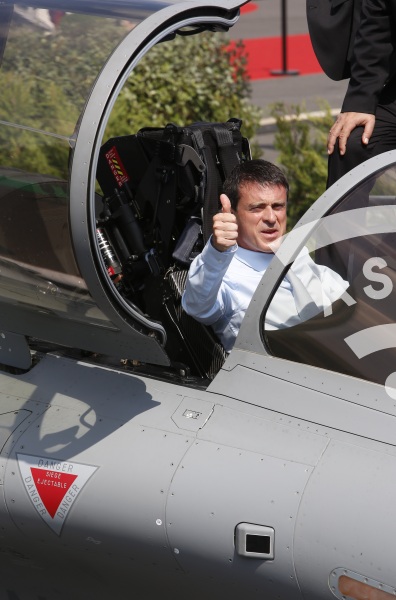 M. Valls in the Rafale 