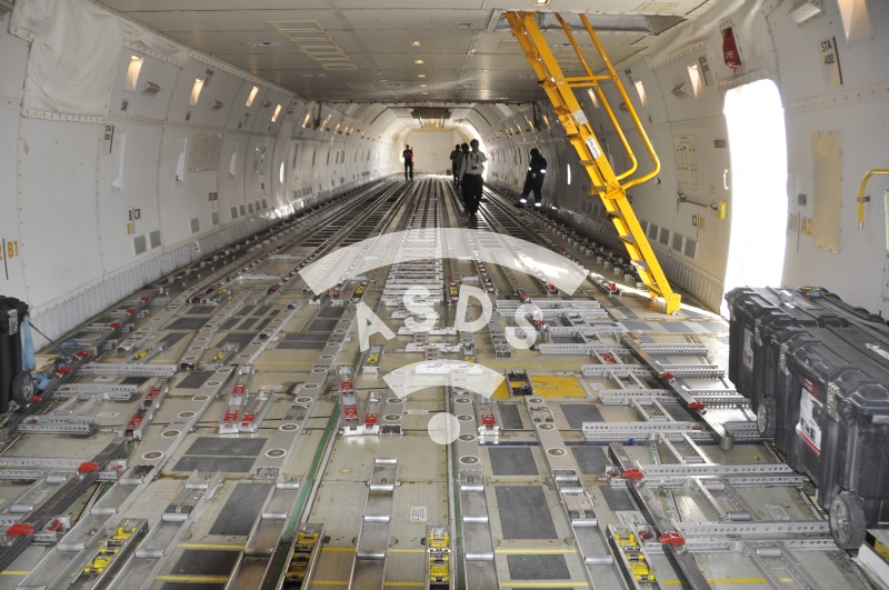 Boeing 747-F internal cargo