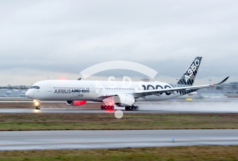 A350-1000 demo tour takeoff