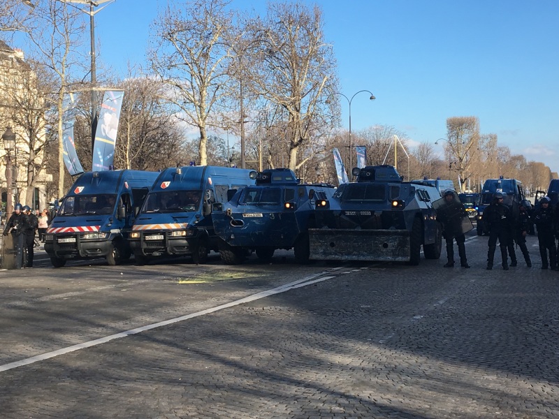French Gendarmerie in front of Yellow Vests