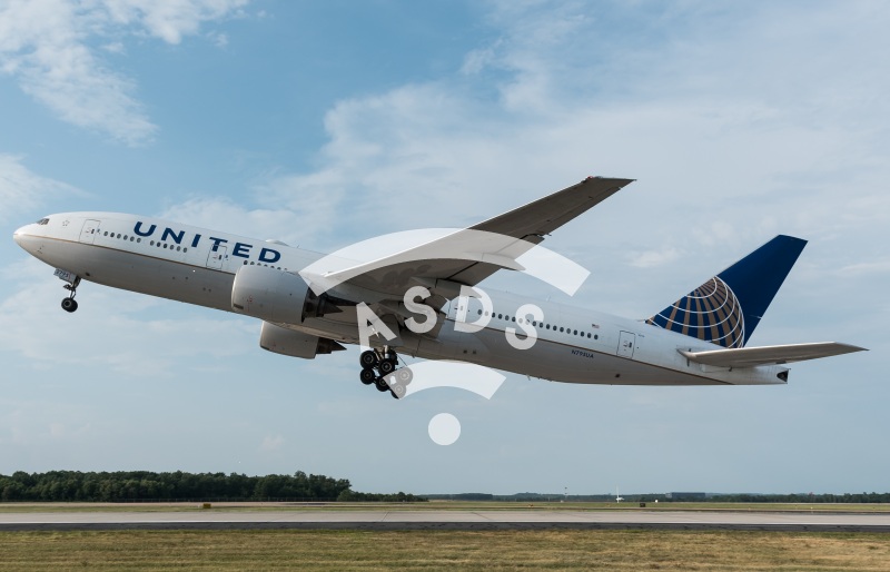 Boeing 777 United Airlines
