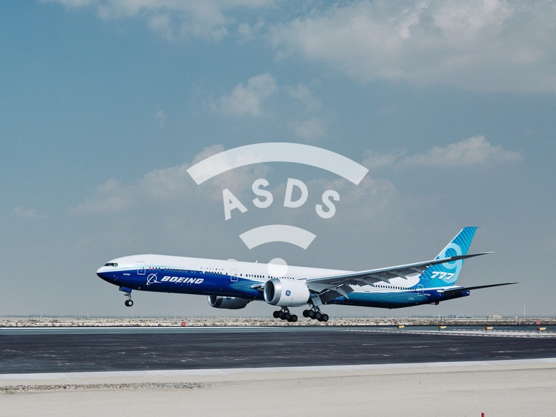 Boeing 777X arrives for Dubai Airshow